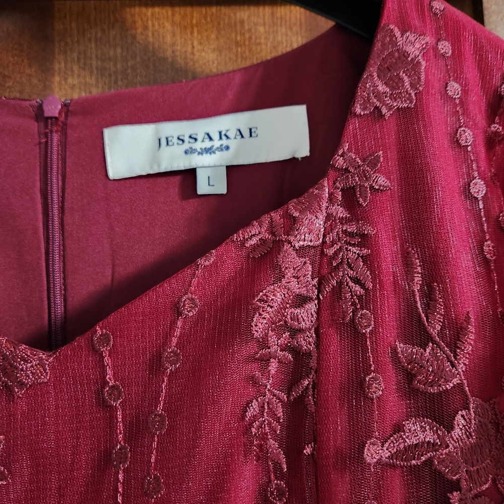 Size Large Victorian - Picture 2 of 2